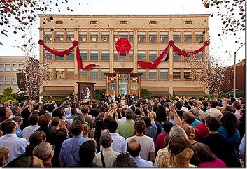 Une nouvelle Eglise de scientologie inaugurée à Pasadena Une nouvelle Eglise de scientologie inaugurée à Pasadena