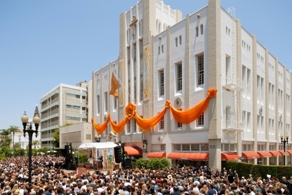 Ce week-end, la nouvelle Eglise de Scientologie d'Orange County s'est ouverte