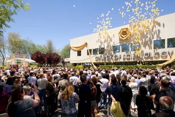 Ouverture de la nouvelle Eglise de scientologie de Stevens Creek Ouverture de la nouvelle Eglise de scientologie de Stevens Creek