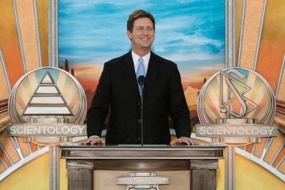 Greg Stanton, Maire de Phoenix, à l'inauguration de la nouvelle église de scientologie