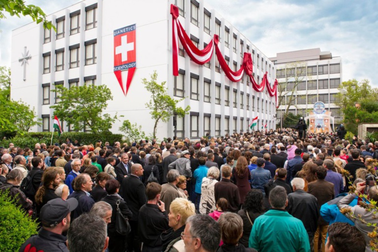 Inauguration de la nouvelle église de scientologie « idéale » à Bâle