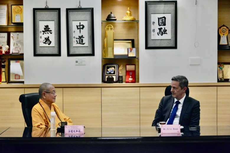 ​Rencontre avec le grand maitre bouddhiste Jing Yao