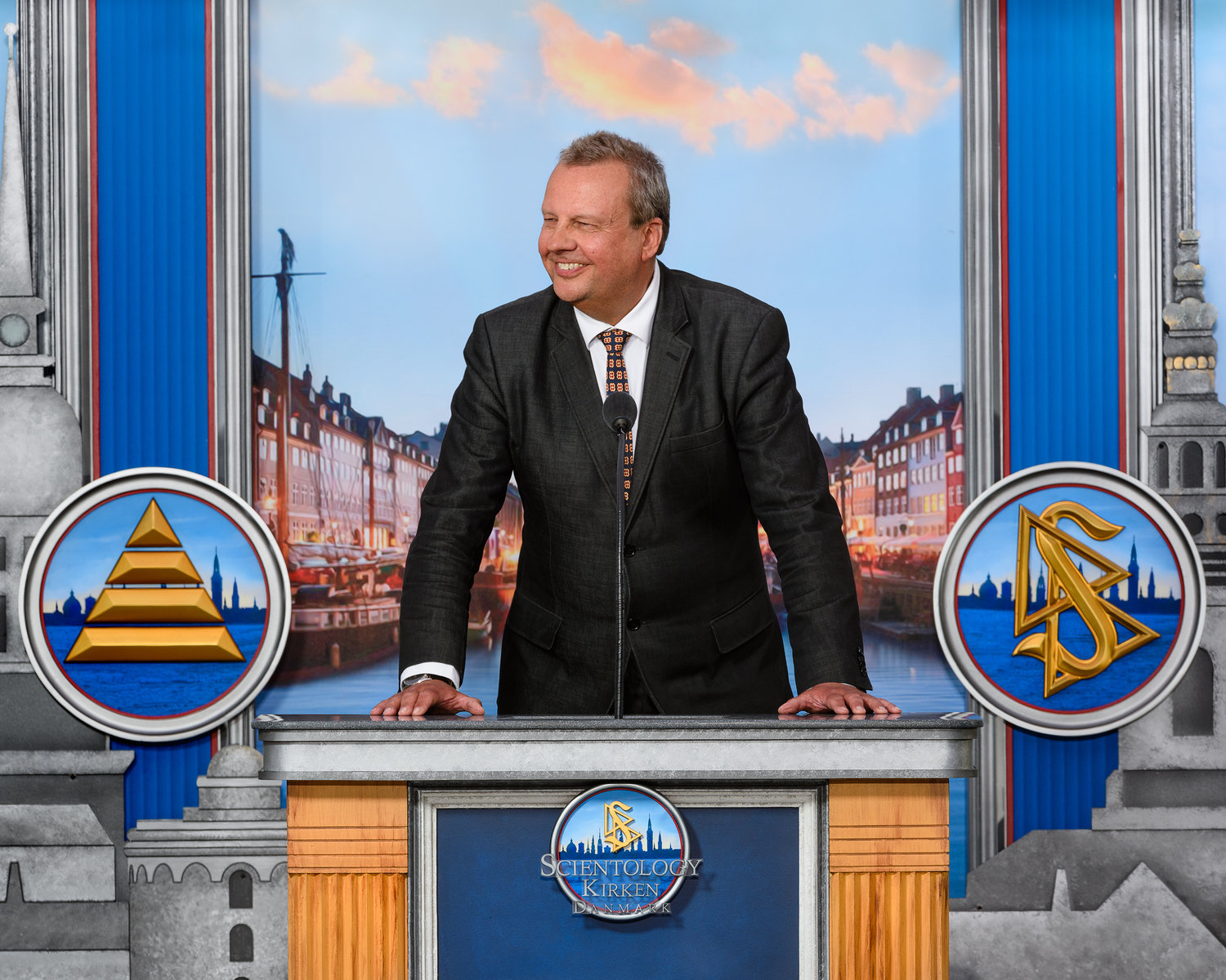 l’architecte de restauration historique, M. Bjarke Christensen. l’architecte de restauration historique, M. Bjarke Christensen.