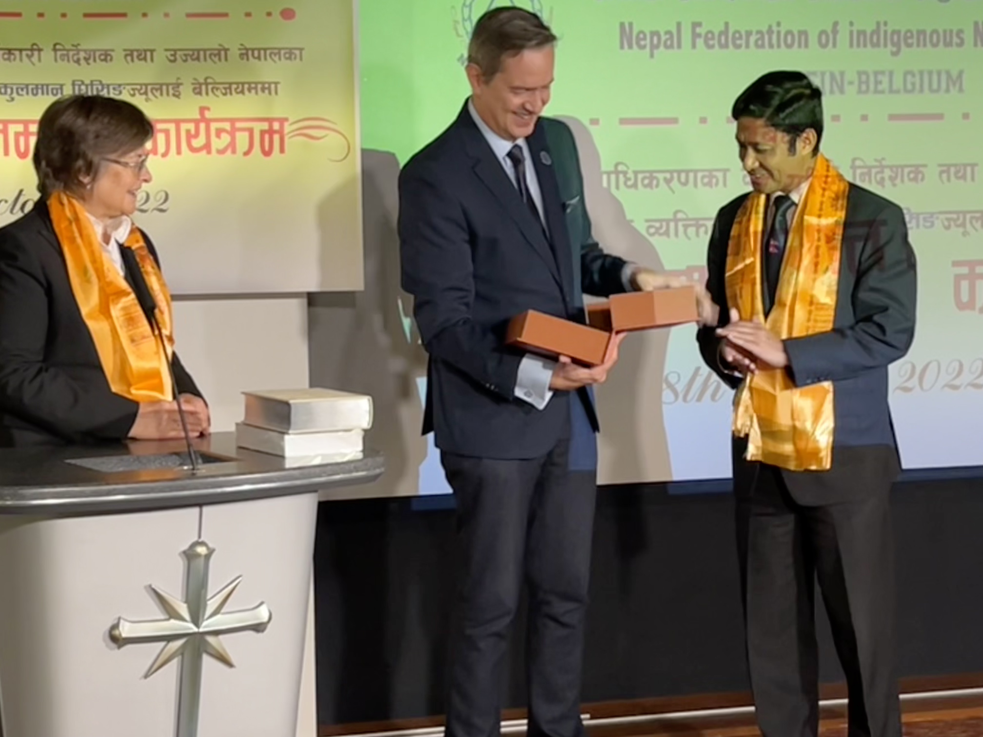 Les Druzes, le Népal, la Paix et la Scientology Les Druzes, le Népal, la Paix et la Scientology