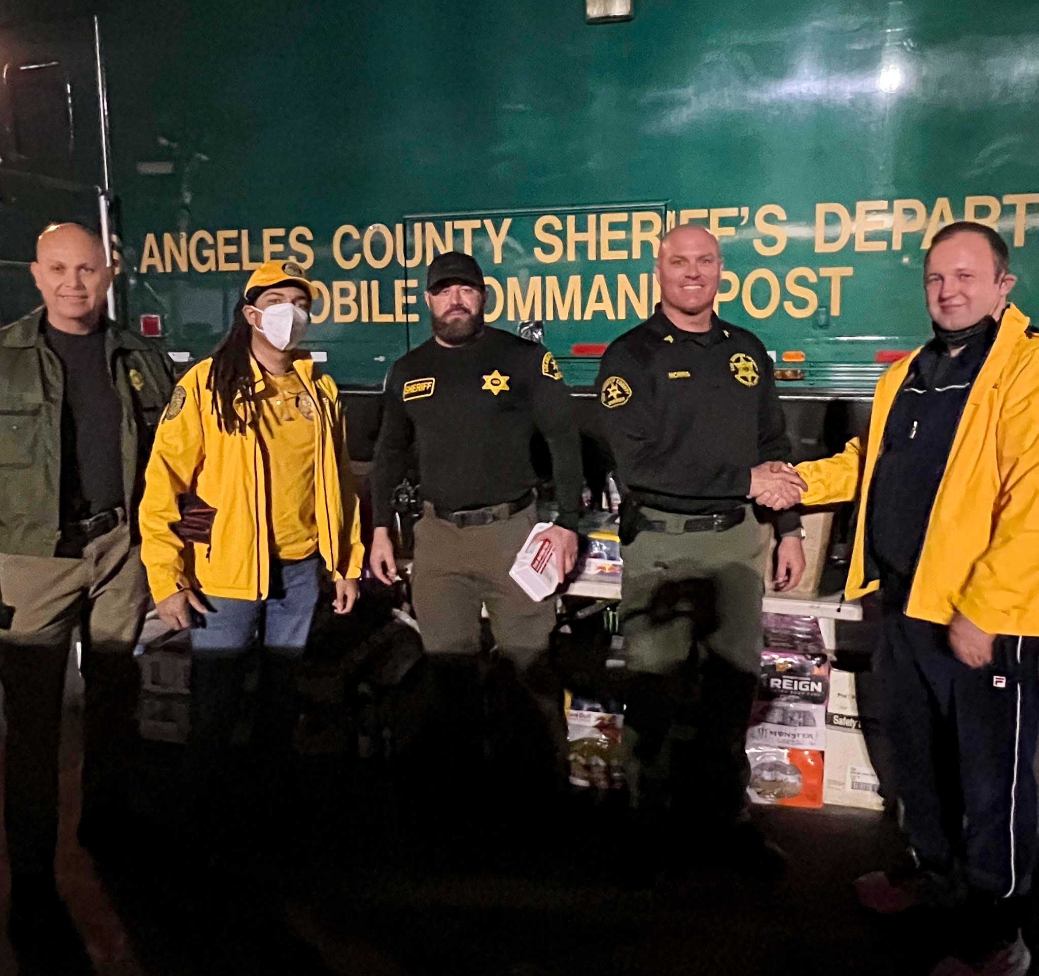 Au milieu des feux de LA, l’aide des ministres volontaires de Scientology Au milieu des feux de LA, l’aide des ministres volontaires de Scientology