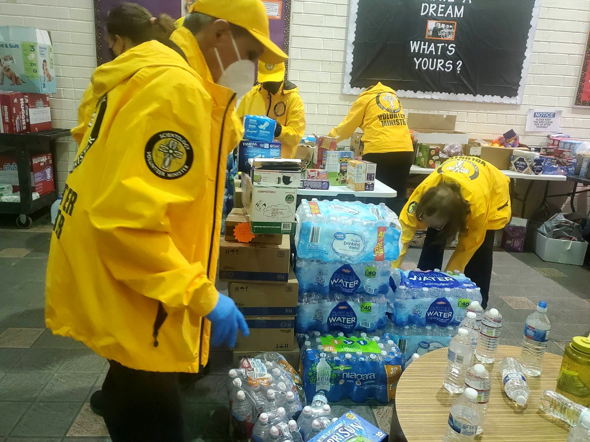 Au milieu des feux de LA, l’aide des ministres volontaires de Scientology Au milieu des feux de LA, l’aide des ministres volontaires de Scientology