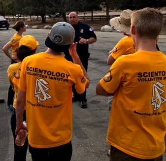 Au milieu des feux de LA, l’aide des ministres volontaires de Scientology Au milieu des feux de LA, l’aide des ministres volontaires de Scientology