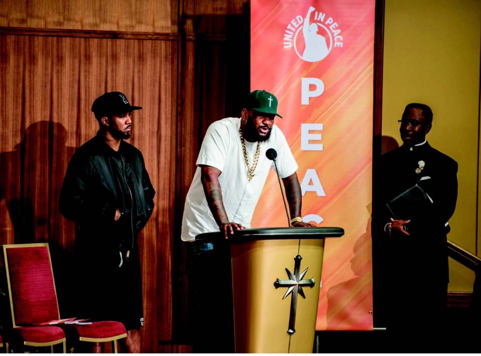 Quand l'Eglise de Scientologie accueille un sommet destiné à résoudre la violence des gangs Quand l'Eglise de Scientologie accueille un sommet destiné à résoudre la violence des gangs