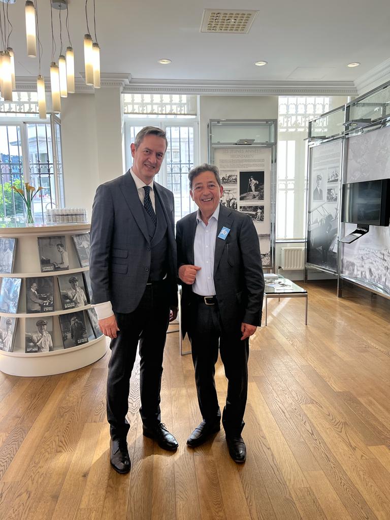 Eric Roux avec le Cheikh Bentounès - Bruxelles 2022 Eric Roux avec le Cheikh Bentounès - Bruxelles 2022