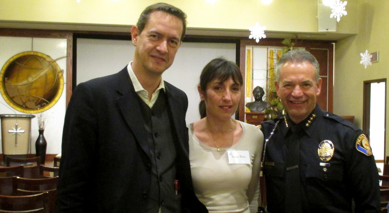 Avec le chef de la Police de Pasadena, Phillip L. Sanchez