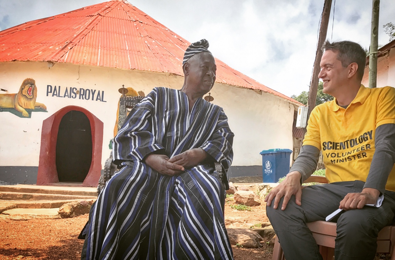 Eric Roux et le roi de Bassar au Togo